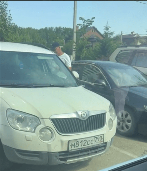 编号为 М812СС 790RUS Skoda Yeti 的汽车已注册